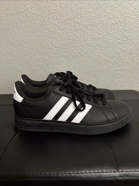 adidas Kids Black and White Low-Top Lace-Up Sneakers